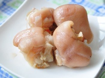 step4: 也可以將豬腳冷藏後撈起擺盤