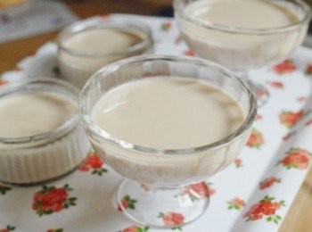 step5: 倒入容器內，待涼後放入雪櫃最少三個小時