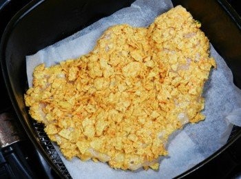 step9: 再將<a href="https://bit.ly/2ZxapeY" target="_blank" data-keyword="雞排" class="guide-link"><strong>雞排</strong></a> <span style="display:inline-block;vertical-align:middle;margin-top:-3px;color:initial;border-radius:3px;padding:2px 3px;font-size:12px;line-height:14px;background:#87d300;color:#fff;">即買</span> 放入