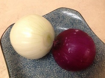 step2: 紫色洋蔥、洋蔥先切塊泡水