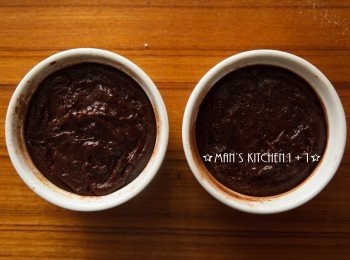 step4: 將麵糊倒入烤皿中，並放入冷藏，冰約15~20中後，用220度烤12~15分鐘後取出。(Tips1)