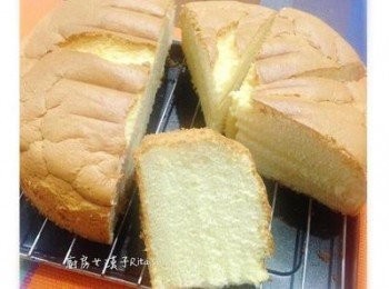 step7: 蛋糕體非常細緻，蛋香奶香，不甜不膩。做給孩子當點心真的很適合。