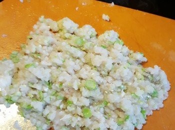 step4: 將魚肉及四季豆剁碎