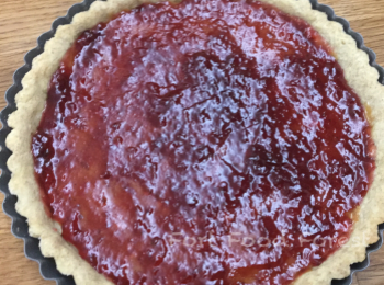 step18: 再放一層士多啤梨果醬