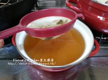 step5: 西洋菜蜜隔渣轉入另一煲內