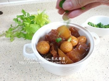 step9: 食時煮熱盛上碟或放入碗內 , 再灑上蔥粒即可