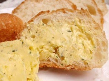 step8: *放至冷藏~要食用時拿出來切片即可~