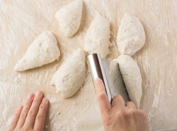 step12: 用刮板切成6等分