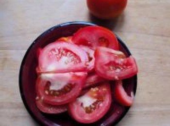 step9: 番茄洗淨，切片