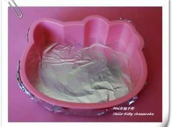 step1: 先在模具底部包上錫箔紙備用