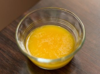 step8: 做荷蘭醬部份，先完全溶化牛油