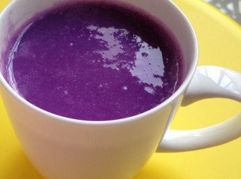 step3: 用熱牛奶調和到喜歡的濃稠度，加蜂蜜調味即可。