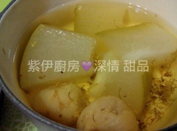 step4: 隔水燉(double boil)30mins, 閂火, 唔好開蓋焗30mins
甜蜜滋潤糖水完成...