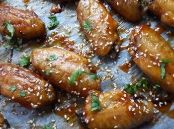 step7: 灑上芝麻和香菜做<span class="group_2">裝飾</span>