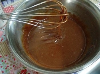 step3: 雞蛋與朱古力醬充分地混合