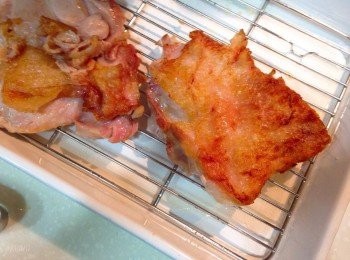 step2: 煎好後先放旁邊讓油滴出來並且放涼