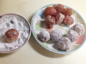 step2: 肉球裹上太白粉