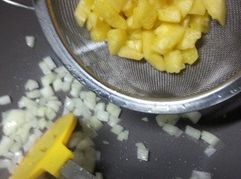 step16: 加入菠蘿炒香