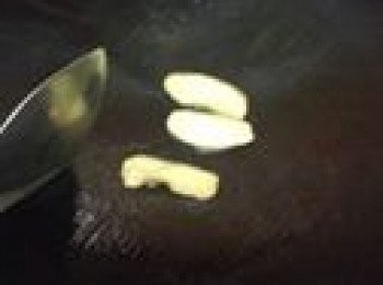 step3: 鍋落姜爆香