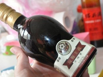 step1: 這是最近新上市的產品~陳醋老梅膏 有淡淡的梅醋香，質地溫和，香醇濃郁，除了可以用中式料哩，也可以有不同的使用方式喔~