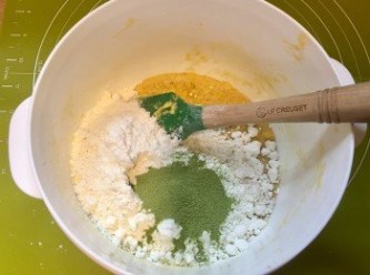 step4: 再加入低粉同綠茶粉。