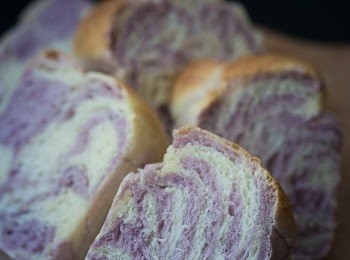 step7: 「水份用量因應麵粉牌子而受水會各有差異，可因應情形加多或減少」