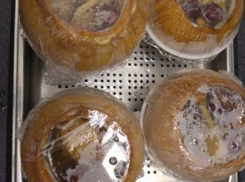 step7: 用微波爐保鮮紙包好。