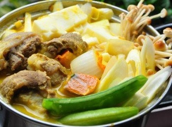 step9: 轉小火滾煮約20分鐘(或放入電鍋燉煮皆可)起鍋前，加入玫瑰鹽調味即可