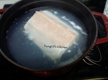 step1: 瘦肉或豬尾骨飛水