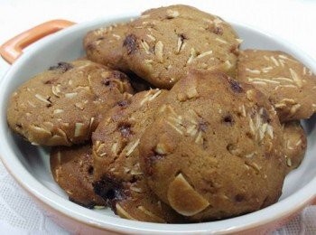 step1: 中筋麵粉、梳打粉拌勻