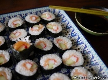 step6: 等分切好，漂亮裝盤。 台式吃法醬油與芥茉醬混搭，讚!