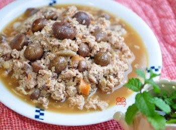 step5: 只要加些小<span class="group_1">食材</span>搭配變化，燉肉口味也可以有不同的好風味，有香甜的栗子，孩子一定喜歡吃~