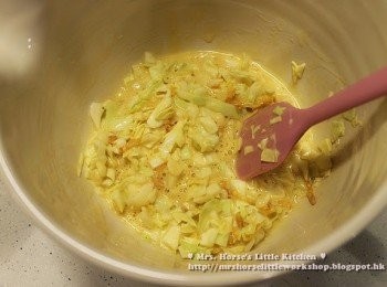 step5: 再倒入剛才拌好的麵粉蛋液