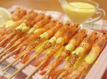 step5: 烤蝦香味好迷人唷^^b 很想偷嚐一下<span class="group_2">芒果醬</span>~~~