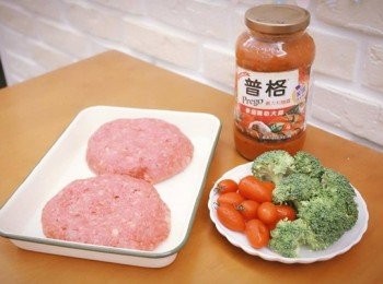 step1: 材料備齊，漢堡排自己做不難唷!!!下面有步驟一起動手做吧^^