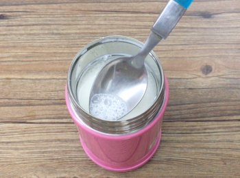 step6: 如有泡泡用匙羹拿走。