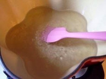 step3: 煲滾水放糖煮至蓉灘涼備用