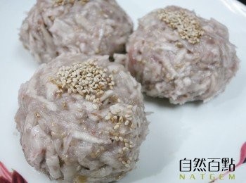 step10: 美味可口的芋頭籤丸完成了！灑上奇亞籽的芋頭籤丸風味更好