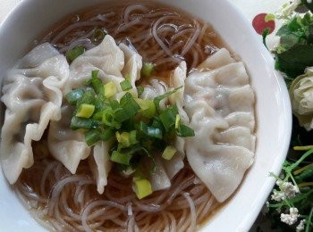 step5: 可以做煎餃 , 也可以做餃子湯米粉
