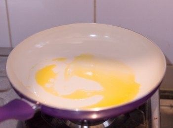 step7: 鍋中開最慢火放入牛油待溶化