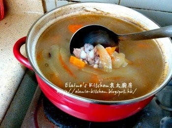 step6: 拌一拌勻材料後蓋上蓋轉慢火煲1 1/2小時 , 最後加少許鹽調味拌勻