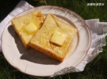 step6: *或是直接淋上楓糖漿加小塊奶油即可~