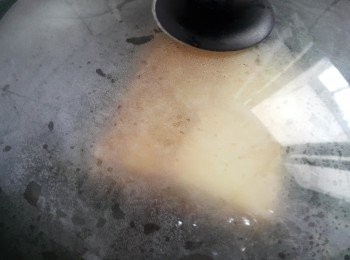 step7: 蓋上鍋蓋(此時可以關火利用鍋中餘溫將乳酪絲烘軟)