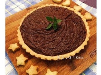 step14: 待派皮放涼後，填入內餡，放入冰箱冷藏2小時以上即可。