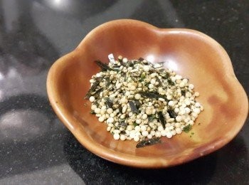 step7: 紫菜芝麻（可在超市買）
