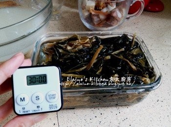step3: 菜乾亦加水浸過靜待30分鐘