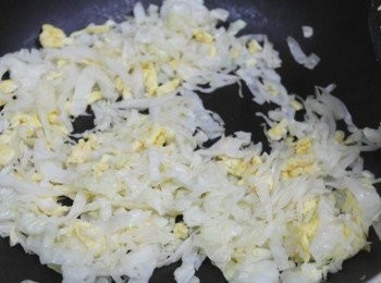 step3: 加入高麗菜絲一起炒!!