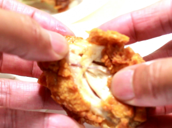 step8: 餘温會使<a href="https://bit.ly/3zHU5V3" target="_blank" data-keyword="雞翼" class="guide-link"><strong>雞翼</strong></a> <span style="display:inline-block;vertical-align:middle;margin-top:-3px;color:initial;border-radius:3px;padding:2px 3px;font-size:12px;line-height:14px;background:#87d300;color:#fff;">即買</span> 完全熟透。