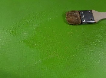 step9: 在板上亦搽上油