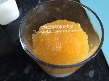 step9: 鋪一層之前切好的橙肉，